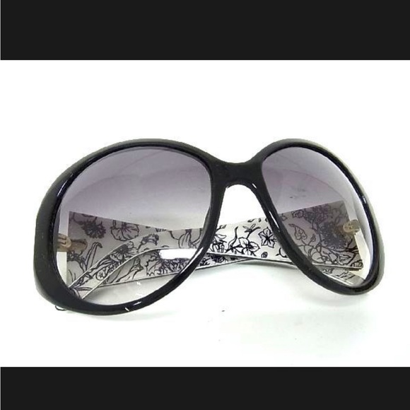 Authentic Gucci Sunglasses - Picture 9 of 11